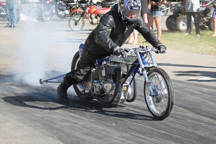 Triumph Dragracing billede 3