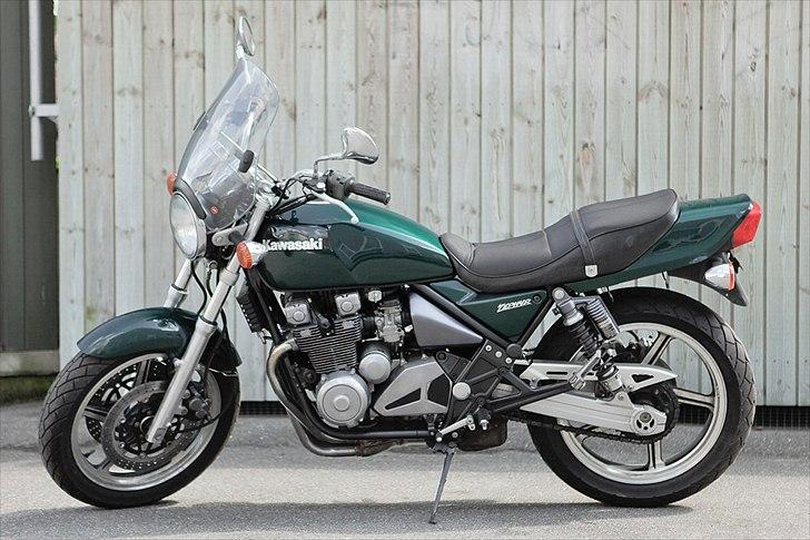 Kawasaki ZR 550 B4 Zephyr **solgt** - Vindskærmen er blevet afmonteret, og jeg er nu på udkig efter et lavere styr.  billede 7