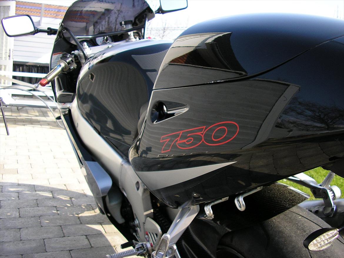 Suzuki GSXR 750 SRAD.. billede 13