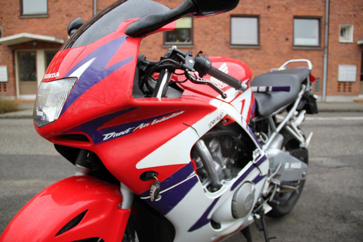 Honda CBR F3 - PC31 -DØD- - Og sådan endte det efter et køreteknisk kursus... Så blev den totalskadet billede 20