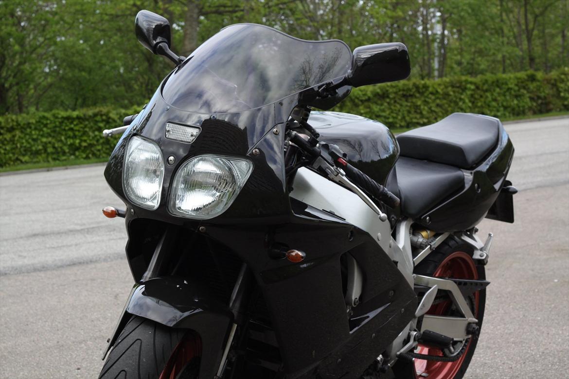 Yamaha YZF 750 R *Solgt* billede 8