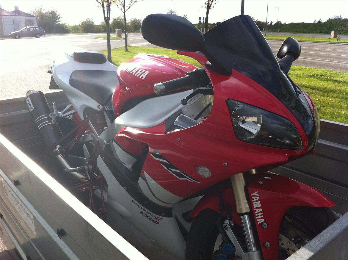 Yamaha R1 "SOLGT" billede 2