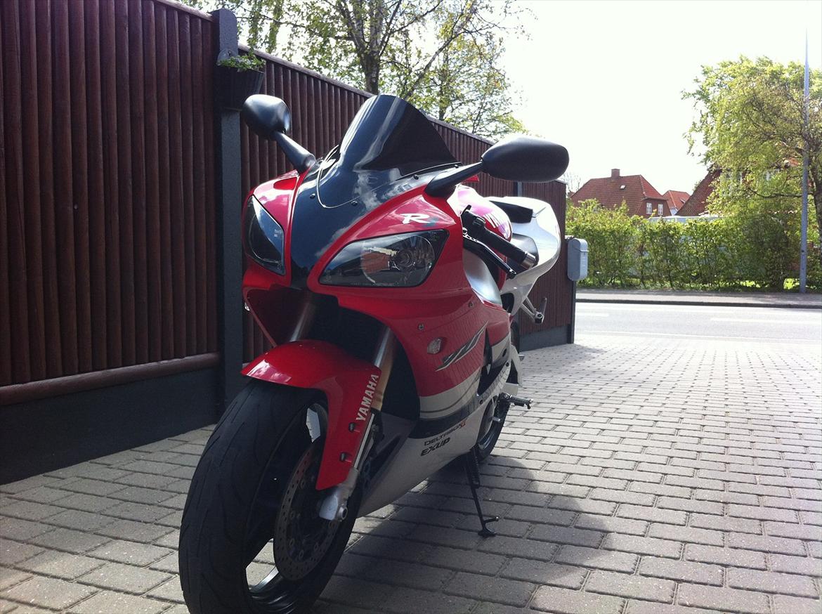 Yamaha R1 "SOLGT" billede 3