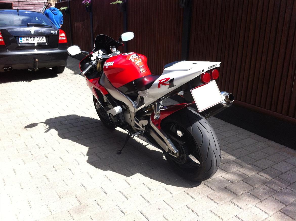 Yamaha R1 "SOLGT" billede 4