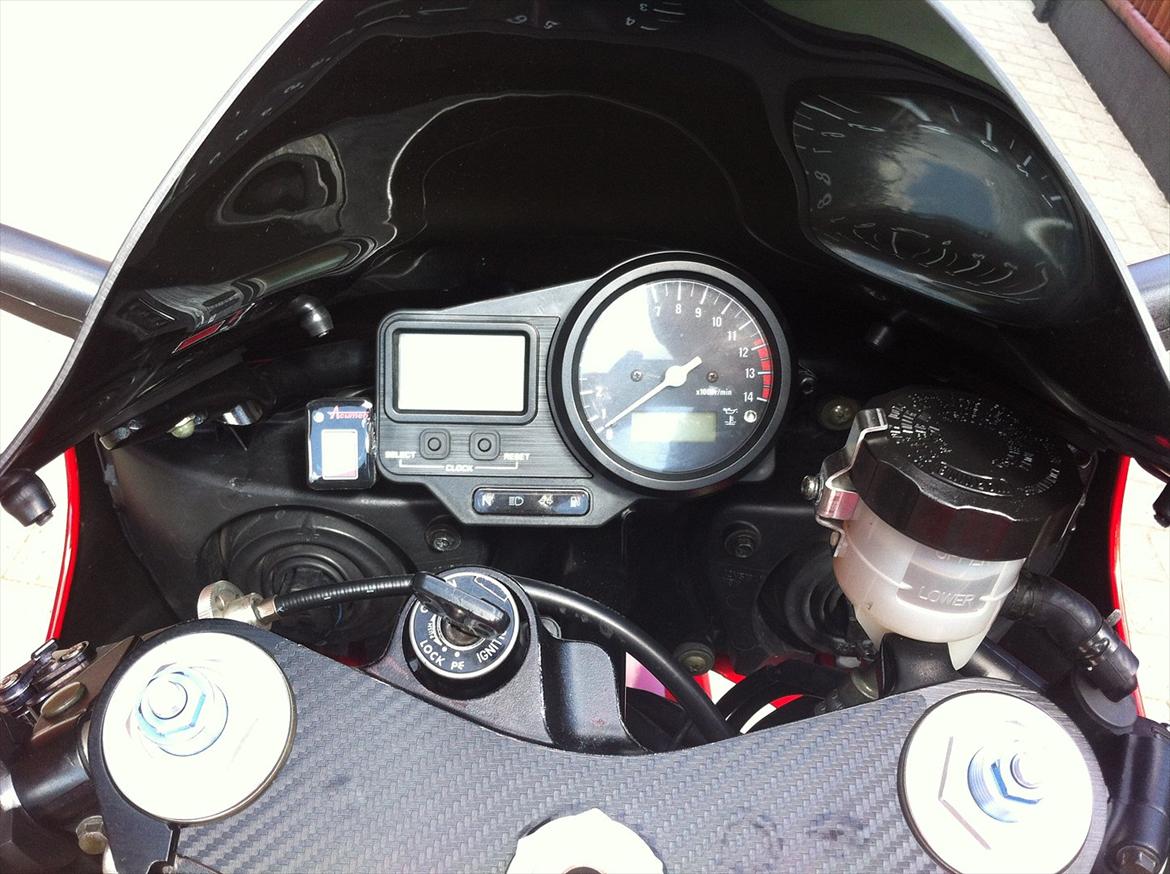 Yamaha R1 "SOLGT" billede 6