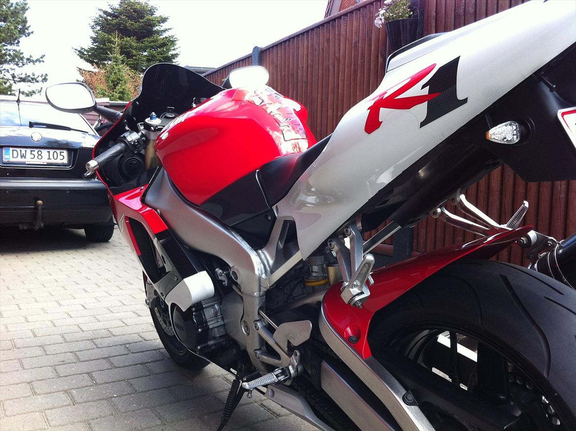 Yamaha R1 "SOLGT" billede 10