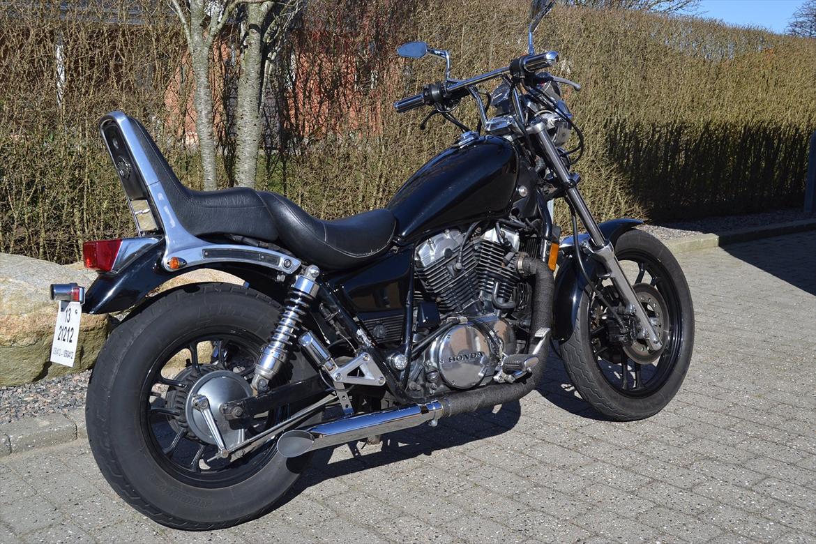 Honda VT700C Shadow "SOLGT" billede 2