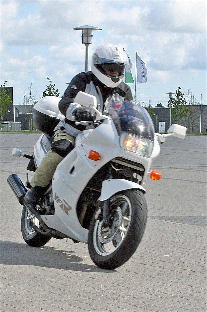 Honda VFR 750 F - Fra en manøvredag i maj 2012
 billede 3