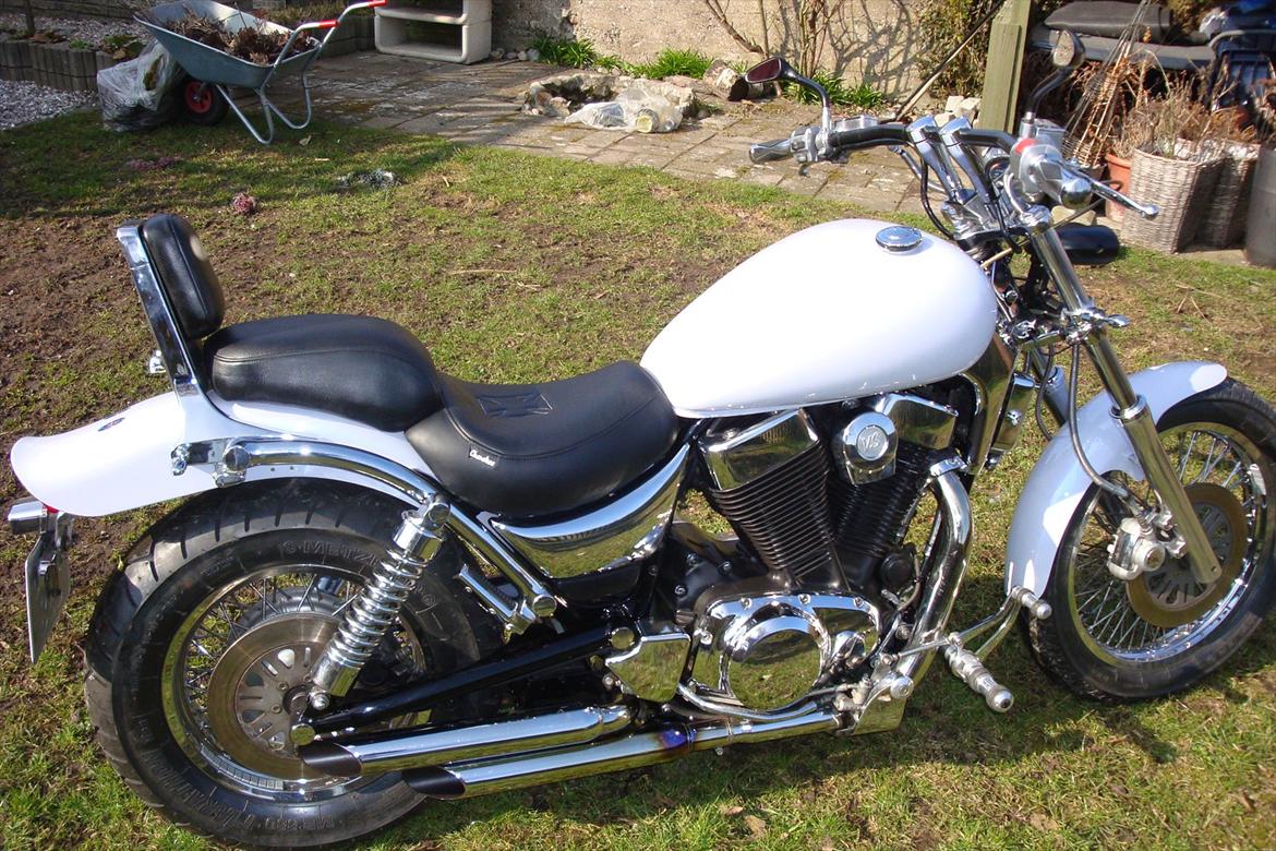 Suzuki vs 1400 intruder - sæson 2012 da den var perlomor hvid med blåt skær billede 17