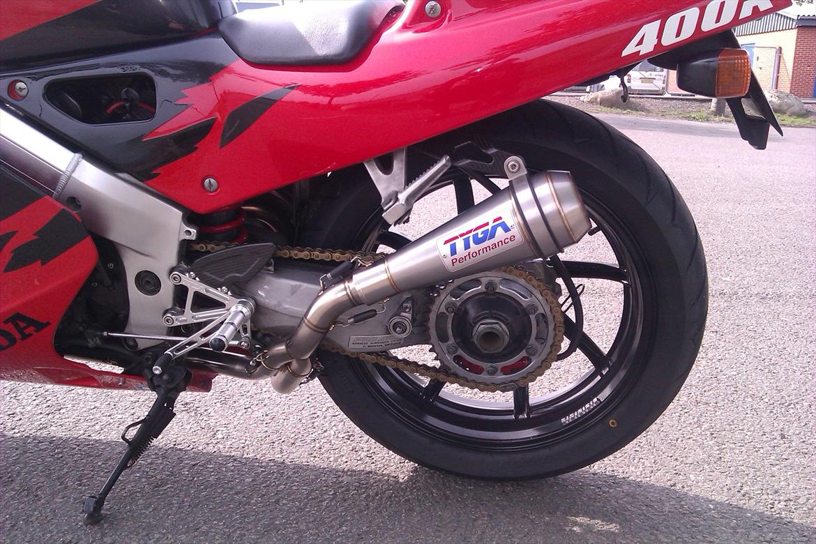 Honda VFR 400R NC30 - har et lille video klip af lyden fra maggot potten http://www.motorcykelgalleri.dk/vid_vis.aspx?VideoID=9631 billede 7