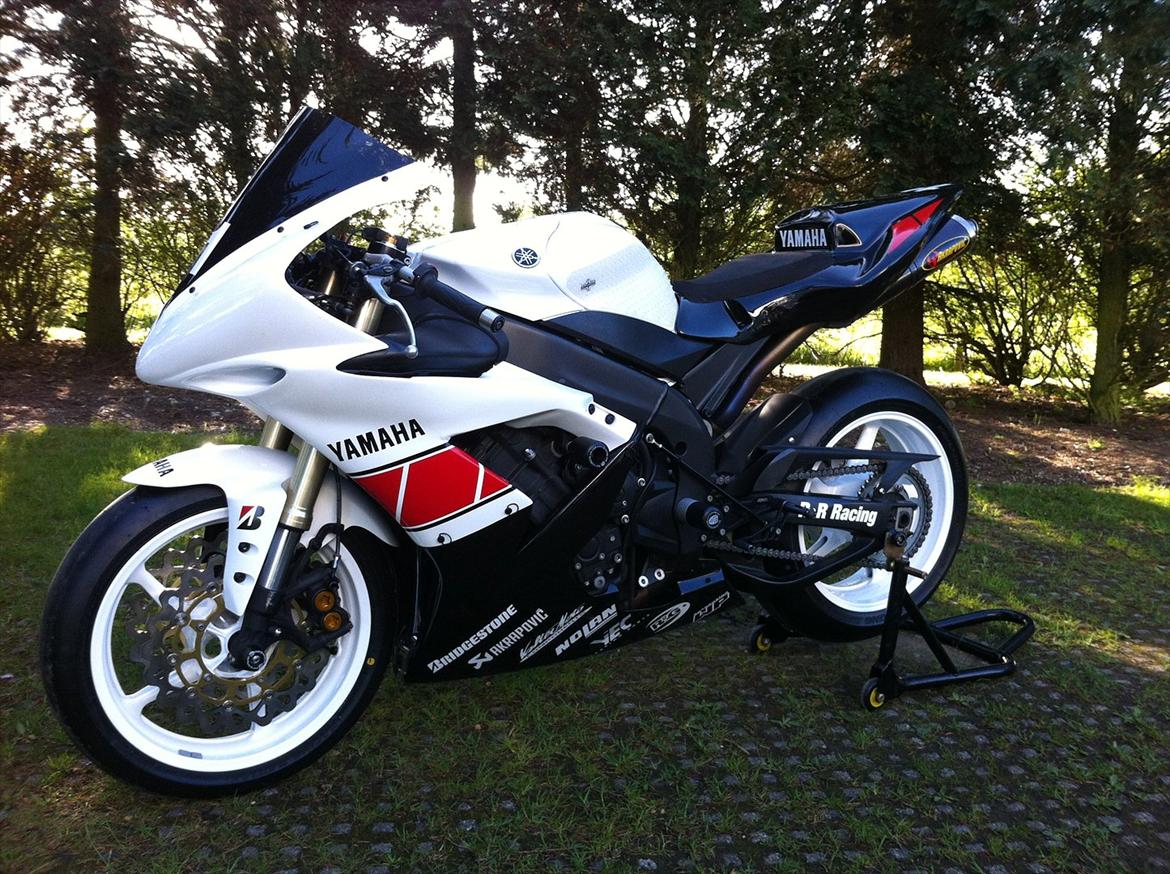 Yamaha YZF-R1 billede 1