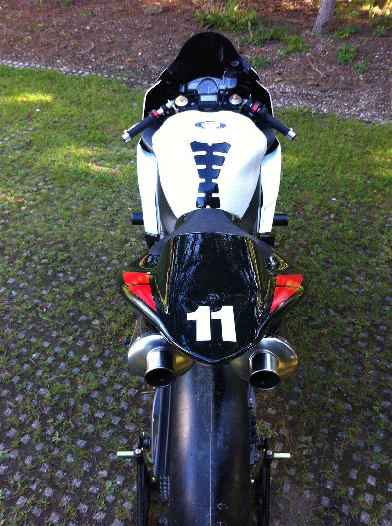 Yamaha YZF-R1 billede 3