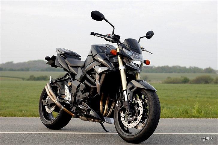 Suzuki GSR 750 [Solgt] billede 3