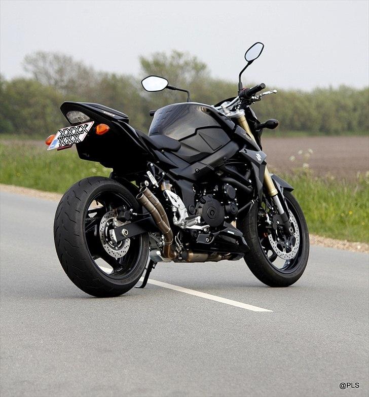 Suzuki GSR 750 [Solgt] billede 5