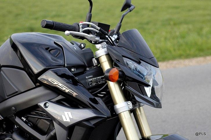 Suzuki GSR 750 [Solgt] billede 6