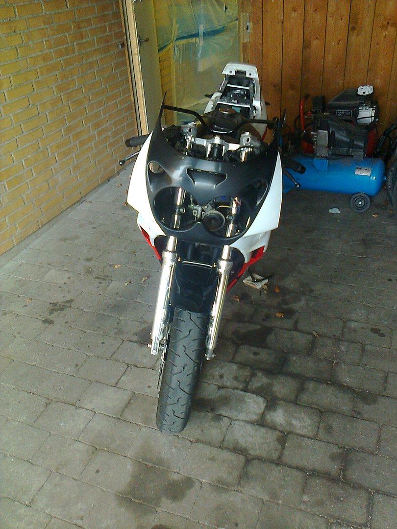 Yamaha FZR600  billede 1