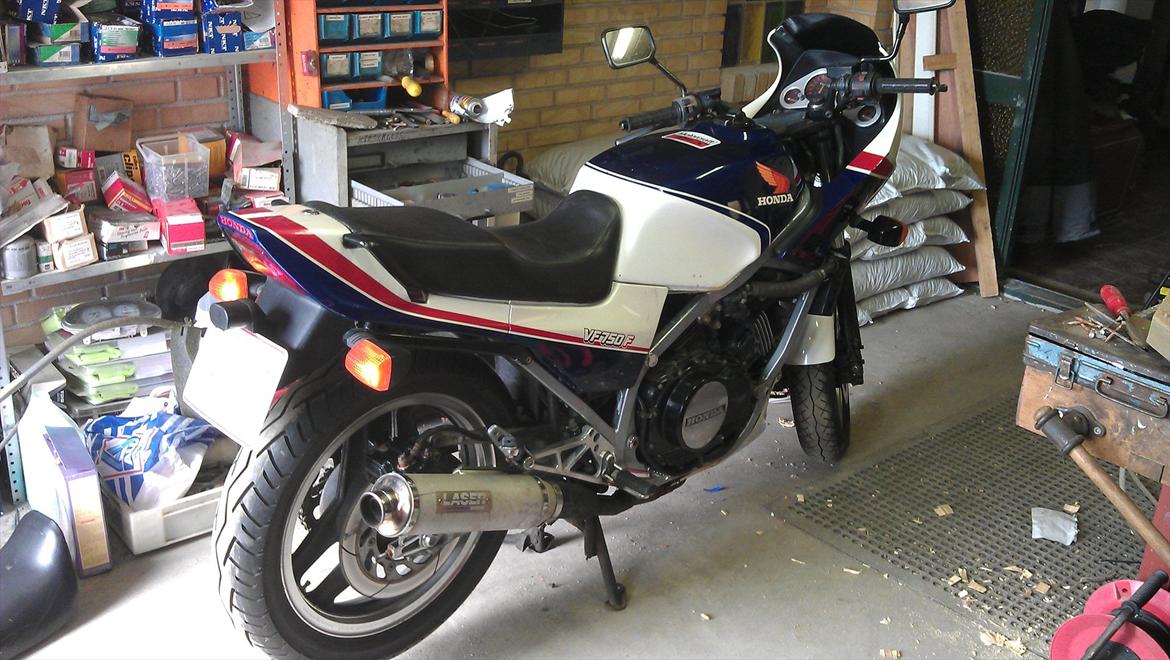 Honda VF 750 F billede 1