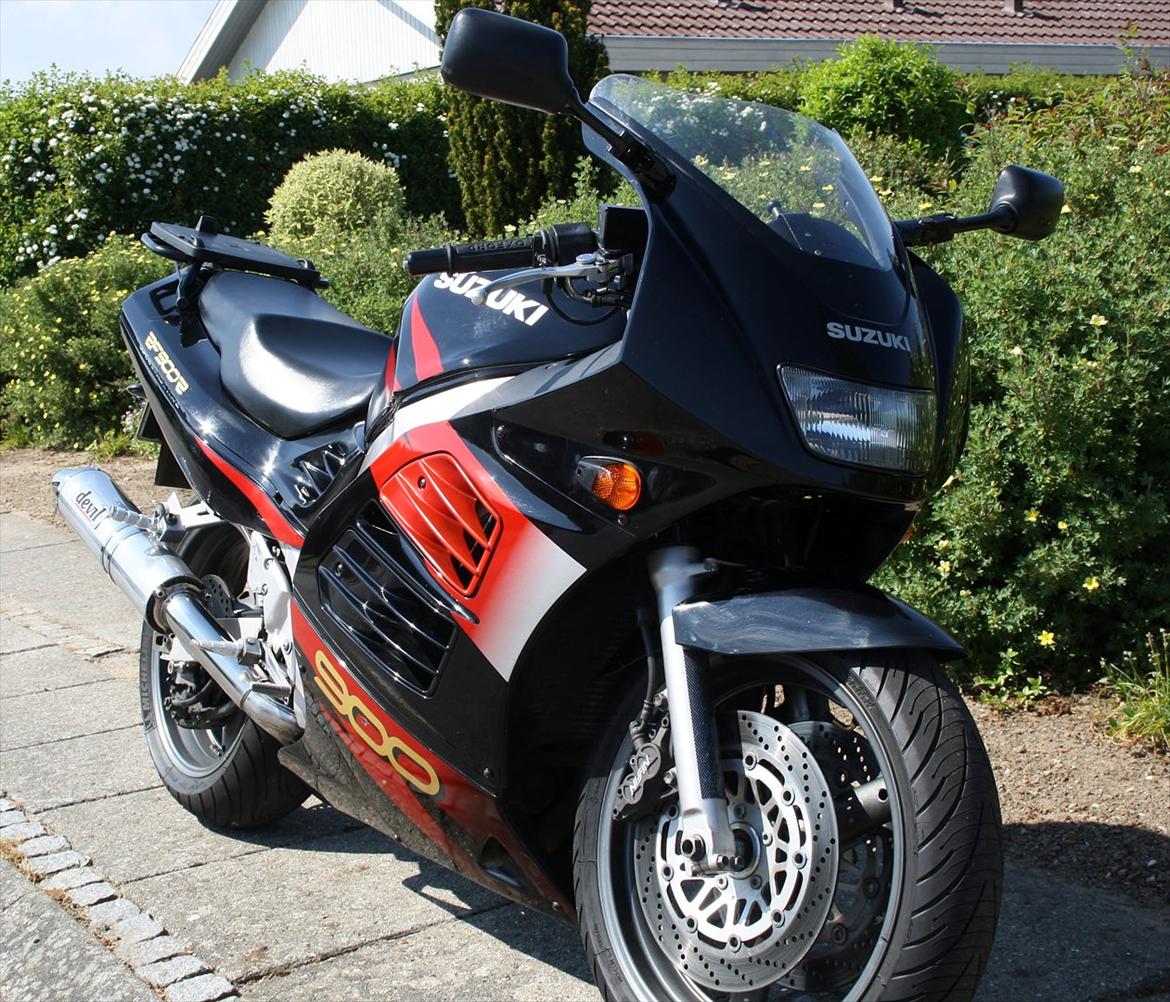 Suzuki RF 900 R Nyt album2012 Solgt - 2505 2012 
Nyeste Billeder 
KM 45xxx billede 4