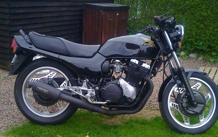 Honda CBX 550 F - Solgt billede 1