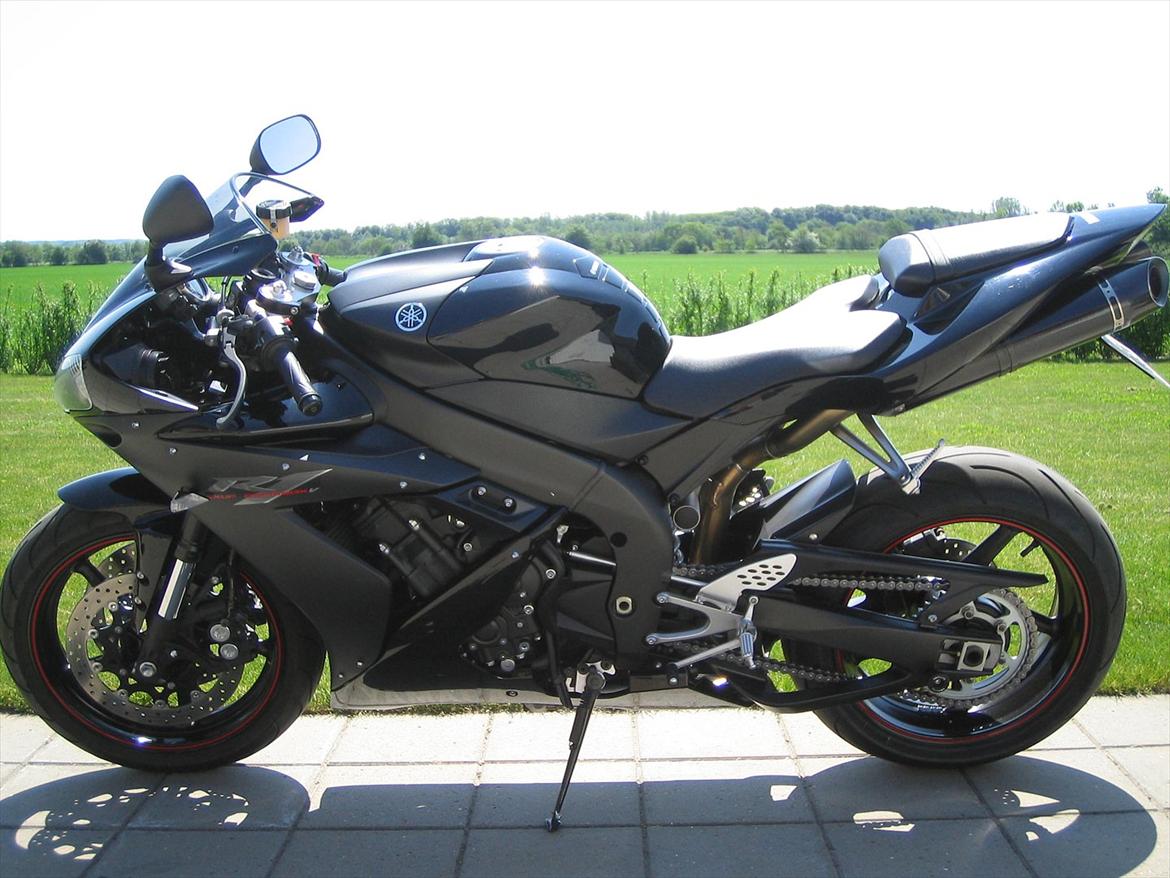 Yamaha YZF R1 (SOLGT) billede 1