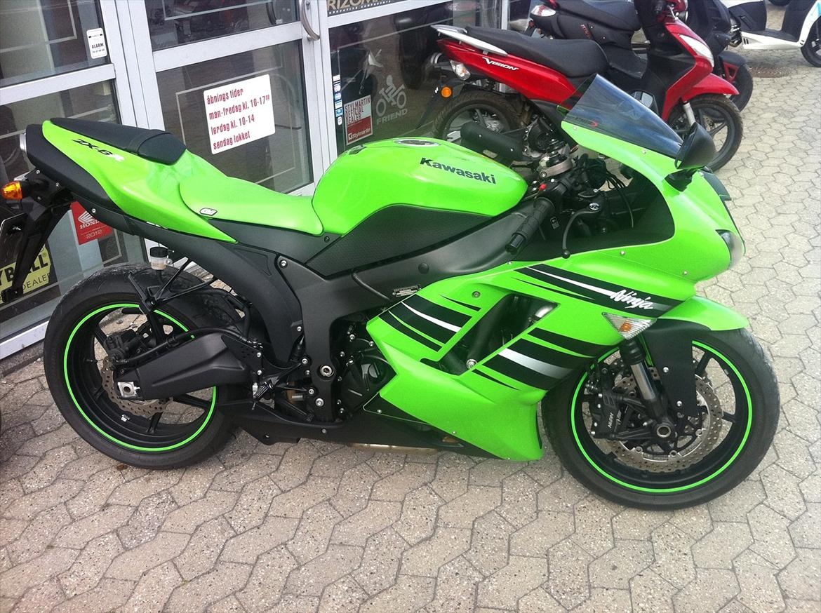 Kawasaki ZX6R billede 3