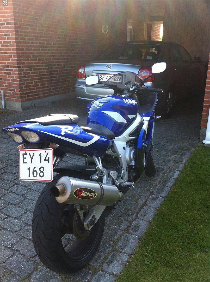 Yamaha R6 billede 3
