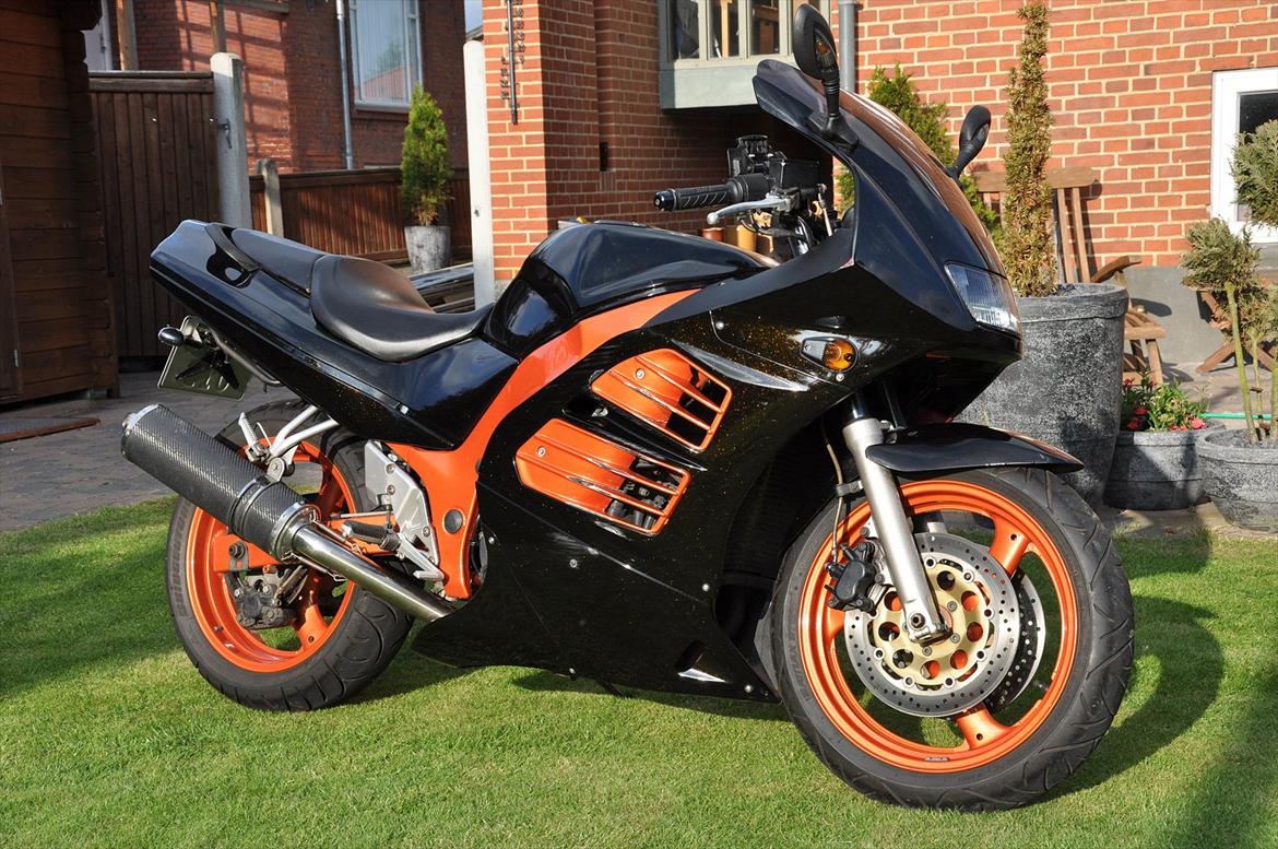 Suzuki RF 600 R billede 1