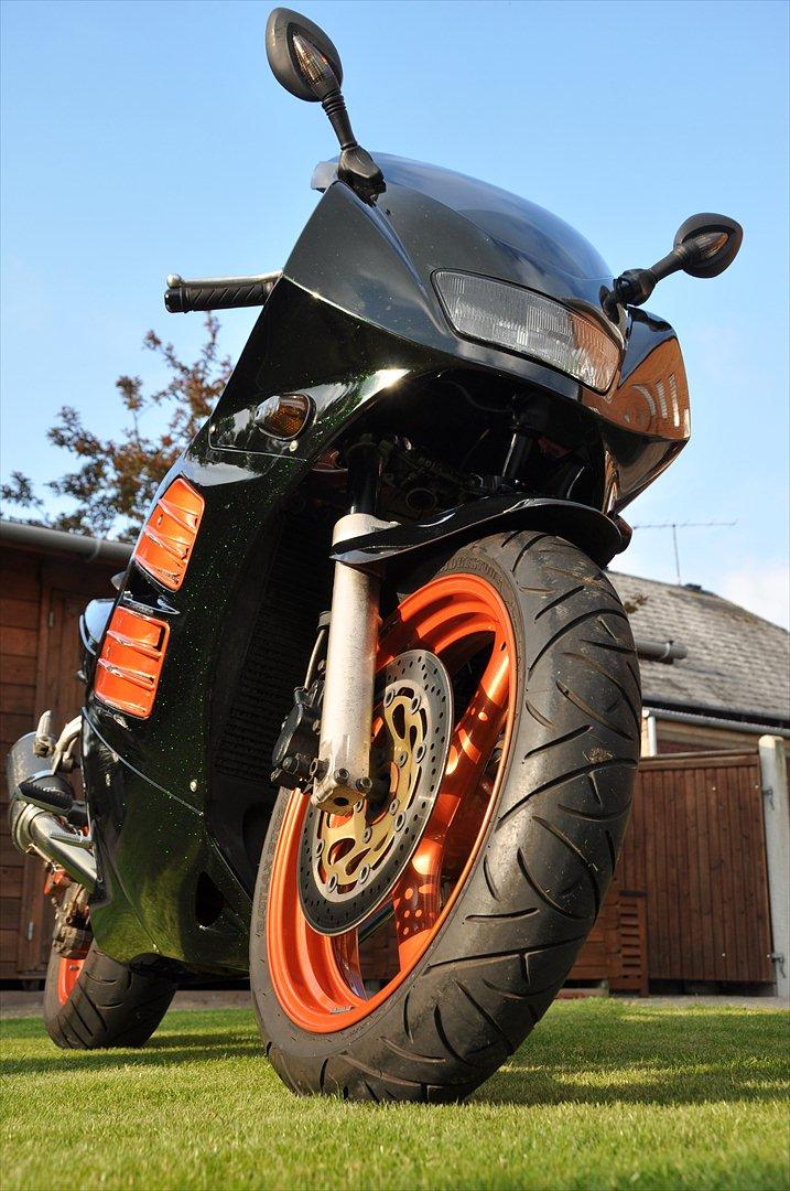 Suzuki RF 600 R billede 6