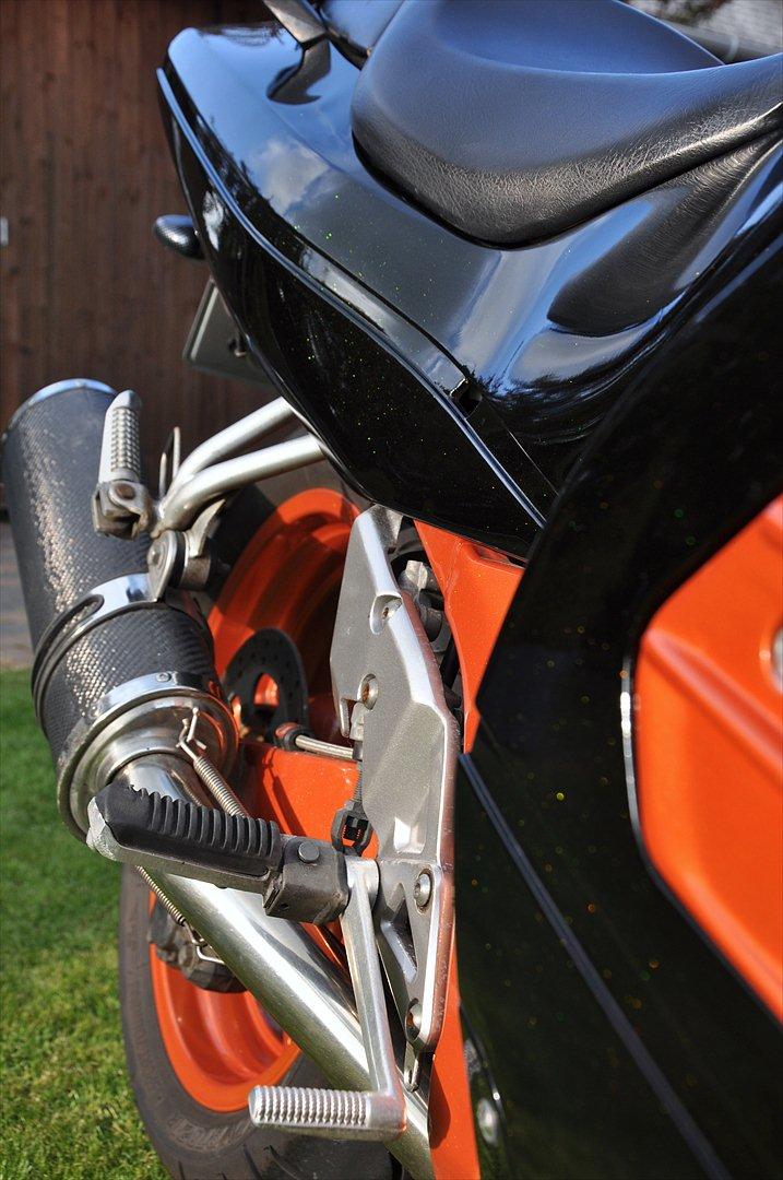 Suzuki RF 600 R billede 7