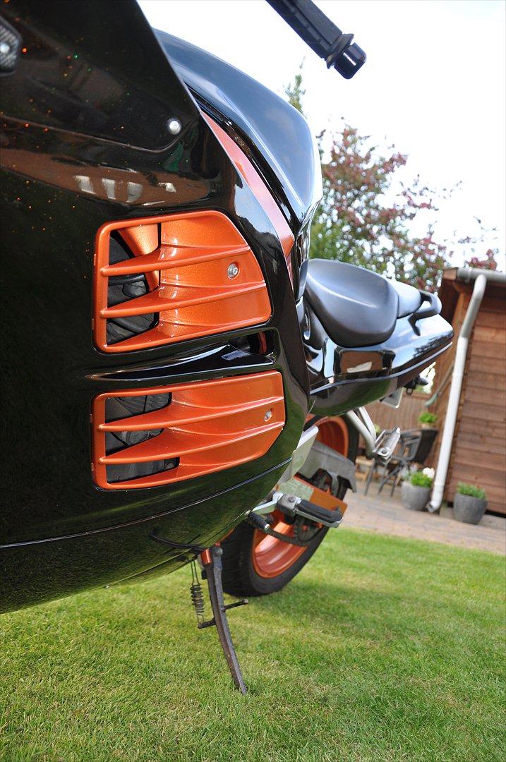 Suzuki RF 600 R billede 10