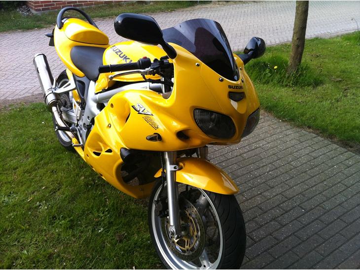 Suzuki SV 650 S - nu med det sorte kåbeglas billede 1