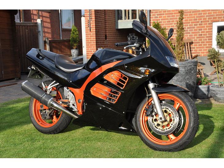 Suzuki RF 600 R billede 1