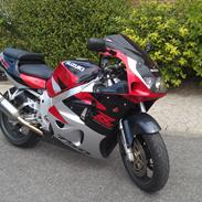 Suzuki GSXR 750 SRAD