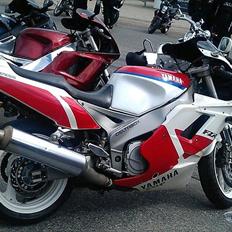 Yamaha FZR 1000 ExUp