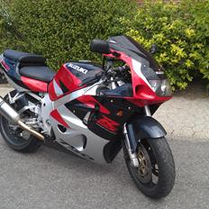 Suzuki GSXR 750 SRAD