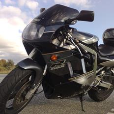 Suzuki GsxR 750