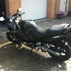 Suzuki GSX 750 F