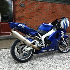 Yamaha YZF R1