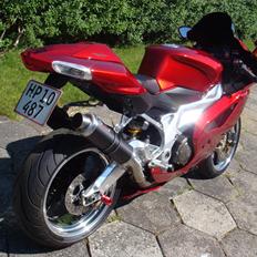 Aprilia RSV 1000R