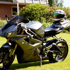 Triumph Daytona Triple 675