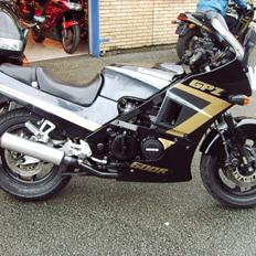 Kawasaki GPZ 600 R