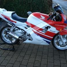 Honda CBR 600 F2 PC25