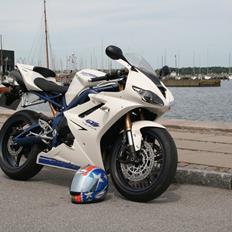 Triumph Daytona 675 SE
