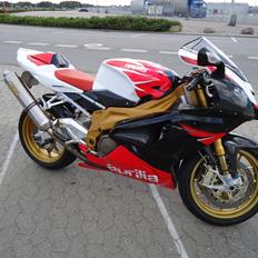 Aprilia RSVR Factory