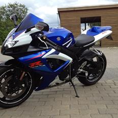 Suzuki GSXR 750 K7