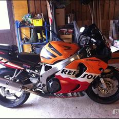 Honda CBR 900 RR REPSOL