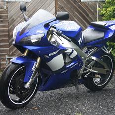Yamaha R1