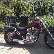 Suzuki Intruder vs 1400
