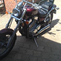 Suzuki Intruder vs 1400