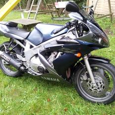 Yamaha FZR 600R ( R1 )